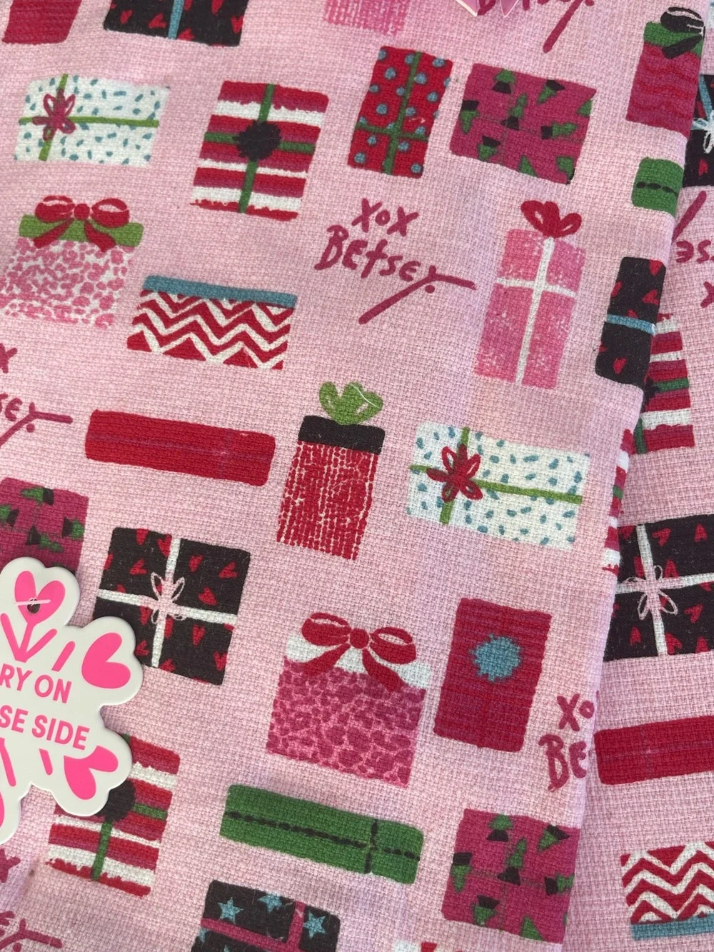 🆕BETSEY JOHNSON SET OF 2 CHRISTMAS 🎄 KITCHEN TOWELS